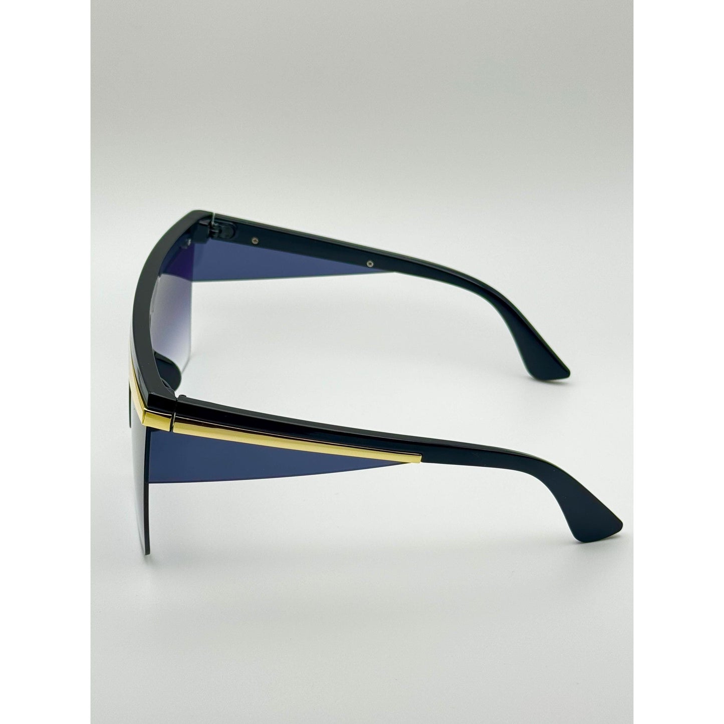 Oversized Celebrity Shield Sunglasses - Gradient Purple Lens, Gold Trim, Unisex Fashion Visor for Festivals with Personalized Case