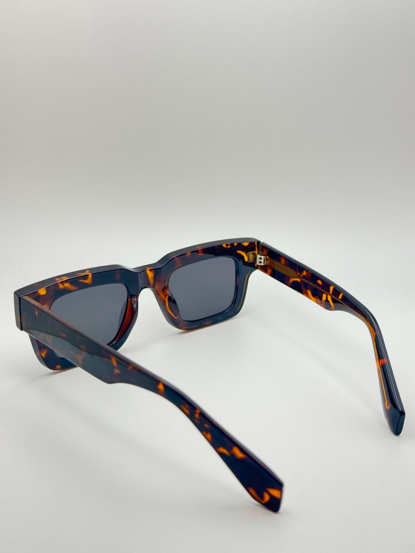 Polarized Square Sunglasses: UV400 Retro Shades for Men & Women - Tortoise/Black Frame, Gold/Silver Arms